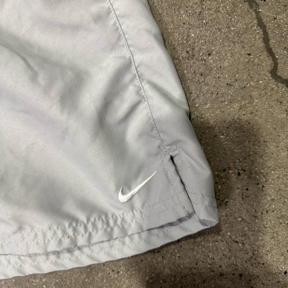 Vintage Nike Shorts - Picture 3 of 3